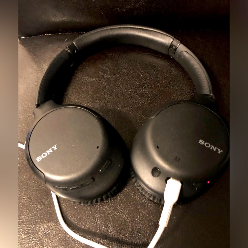 Sony Black Model WH-CH710N Wireless Bluetooth Noise Canceling Stereo Headset